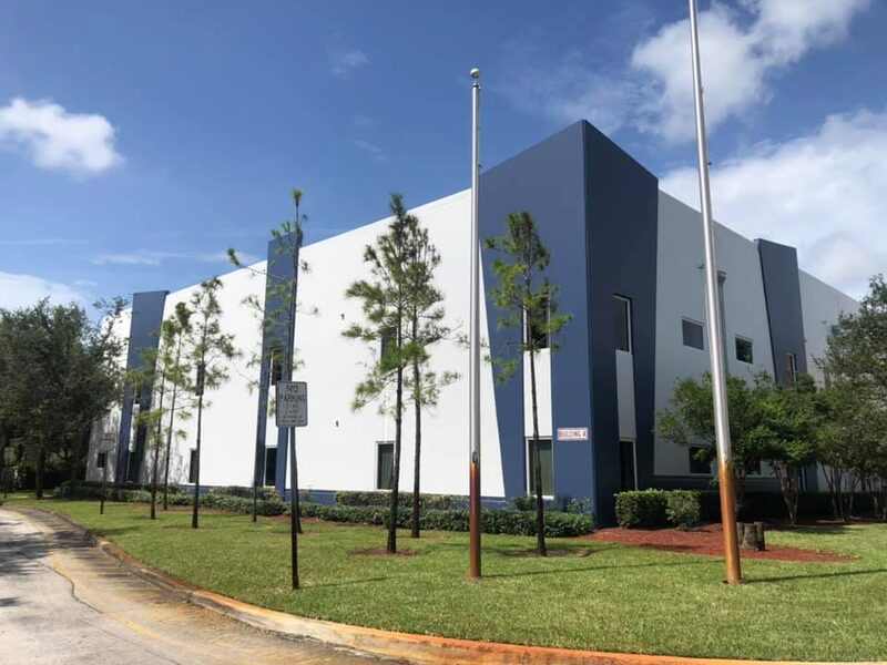 Commercial building exterior painting in South Florida